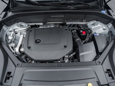 New 2026 Volvo XC90 B6 Plus w/ Protection Package Premier image 18