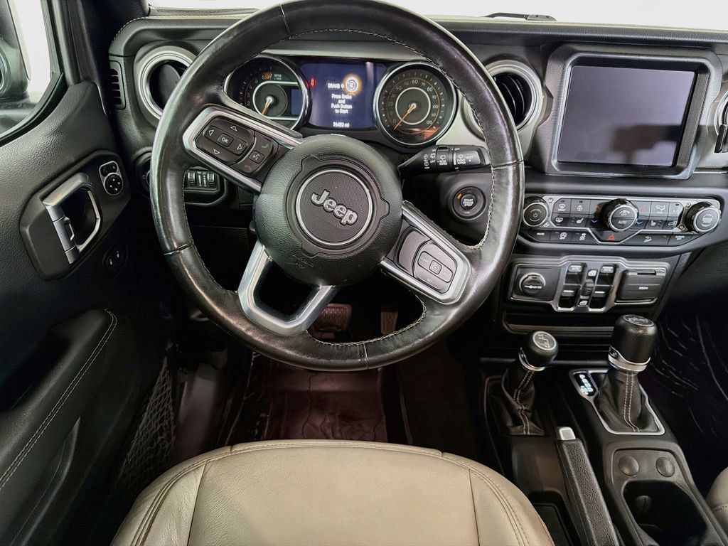 Used 2019 Jeep Wrangler Unlimited Sahara AWD/4WD image 19