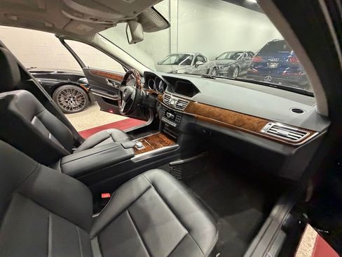 Used 2014 Mercedes-Benz E 350 4MATIC Sedan image 32