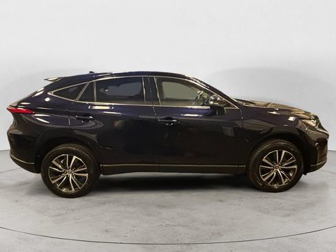 Used 2024 Toyota Venza LE AWD/4WD image 6