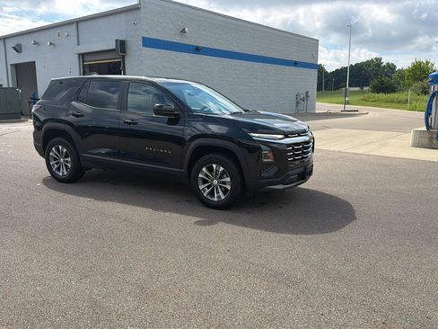 Used 2025 Chevrolet Equinox LT AWD/4WD image 8