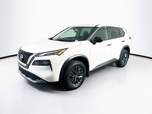 Used 2023 Nissan Rogue S image 3