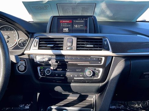 Used 2018 BMW 320i Sedan image 6