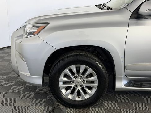 Used 2017 Lexus GX 460 Premium w/ Premium Package image 11