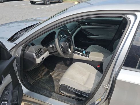 Used 2018 Honda Accord LX image 7