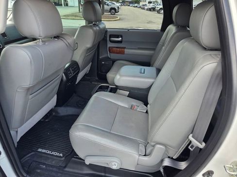 Used 2020 Toyota Sequoia Platinum AWD/4WD image 9