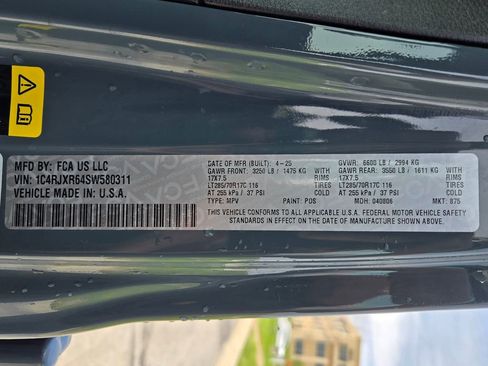 Used 2025 Jeep Wrangler Unlimited Rubicon 4xe AWD/4WD image 31