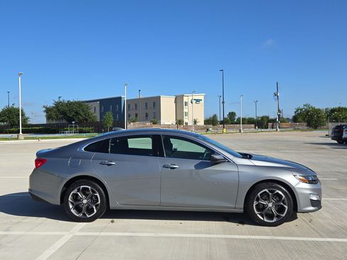Used 2024 Chevrolet Malibu LT FWD image 2