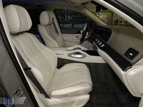 Used 2024 Mercedes-Benz Maybach GLS 600 4MATIC image 16