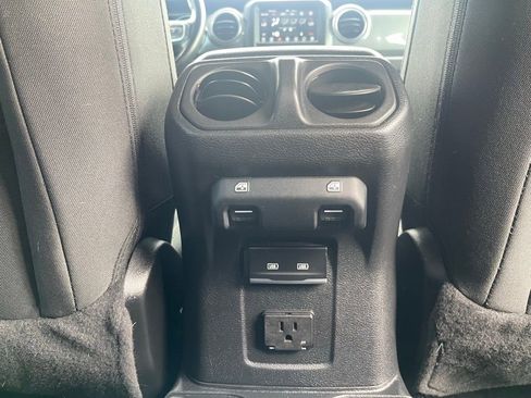 Used 2021 Jeep Gladiator Overland w/ Cold Weather Group AWD/4WD image 38