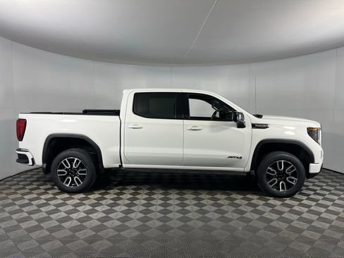 Used 2024 GMC Sierra 1500 AT4 w/ Technology Package image 5
