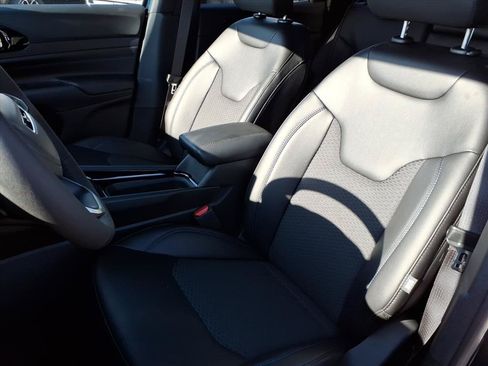 New 2026 Jeep Compass Latitude AWD/4WD image 12