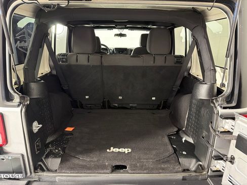 Used 2017 Jeep Wrangler Unlimited Sport AWD/4WD image 19