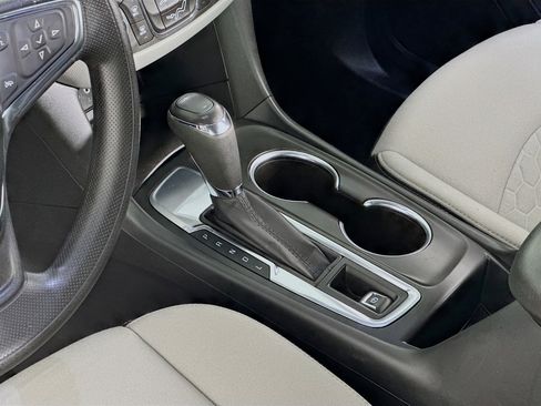 Used 2021 Chevrolet Equinox LT image 31