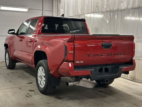 Used 2024 Toyota Tacoma SR5 AWD/4WD image 29
