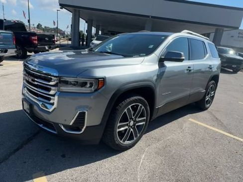 Used 2023 GMC Acadia SLT w/ Preferred Package FWD image 4