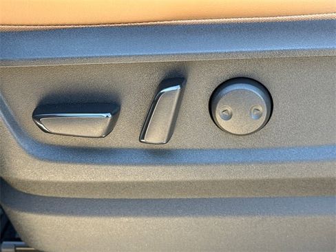 New 2026 Nissan Armada SL w/ Captain's Chari Seat Package image 24