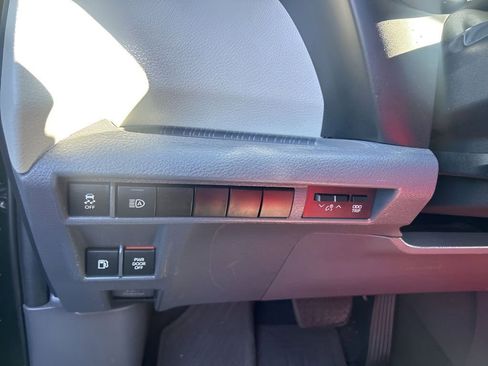 Used 2021 Toyota Sienna LE AWD/4WD image 24
