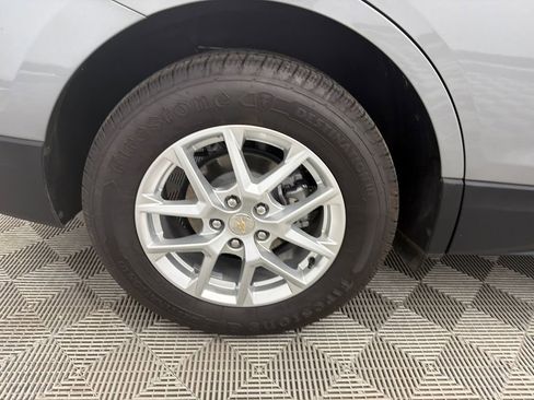 Used 2024 Chevrolet Equinox LT image 18
