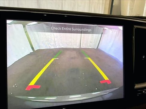 Used 2023 Chrysler Pacifica Touring-L FWD image 20