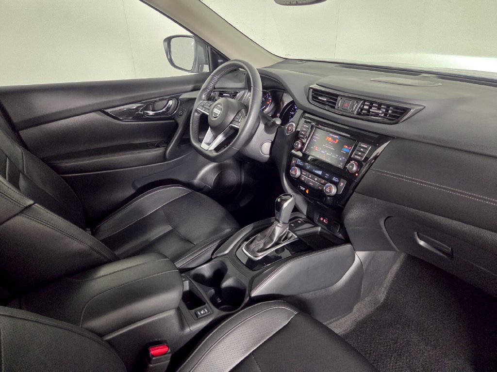 Used 2020 Nissan Rogue SL w/ Premium Package FWD image 32