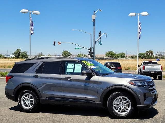 Certified 2026 Ford Explorer Active RWD image 3