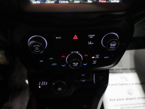 Used 2021 Jeep Renegade Limited w/ Sun & Sound Group image 28