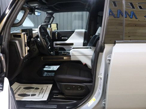Used 2025 GMC Hummer EV 2X AWD/4WD image 48