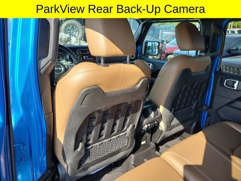 Used 2023 Jeep Wrangler Unlimited Rubicon 4xe w/ Cold Weather Group AWD/4WD image 27