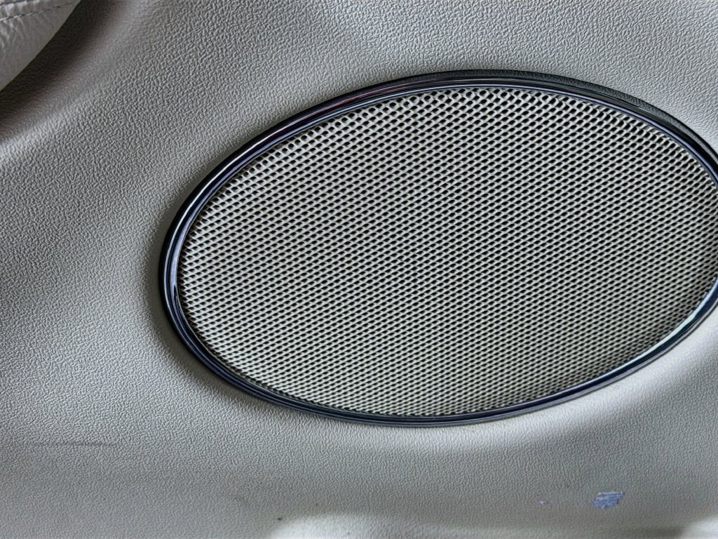 Used 2019 Lincoln MKT AWD image 22