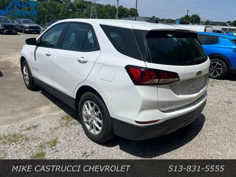 Used 2024 Chevrolet Equinox LS FWD image 4