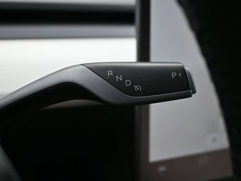 Used 2023 Tesla Model 3 Standard Range RWD image 11