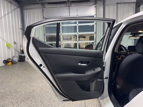 Used 2022 Nissan Sentra SV w/ Trunk Package image 15