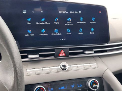 Used 2024 Hyundai Elantra SEL FWD image 16