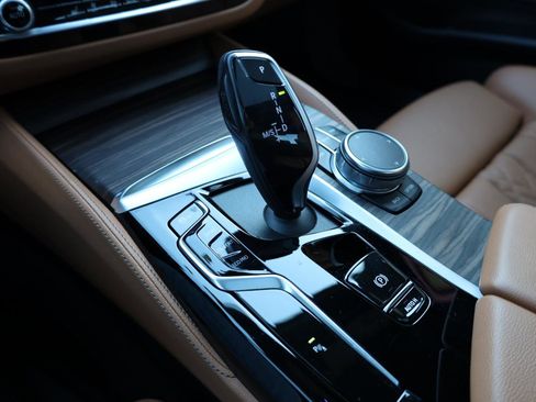 Used 2023 BMW 540i w/ M Sport Package image 28