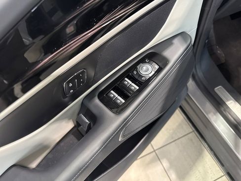 Used 2024 Lincoln Nautilus Reserve image 12