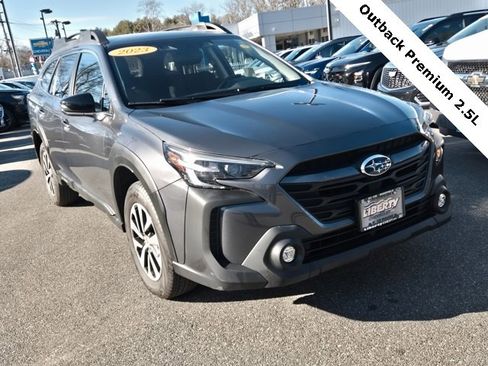 Used 2023 Subaru Outback Premium image 2