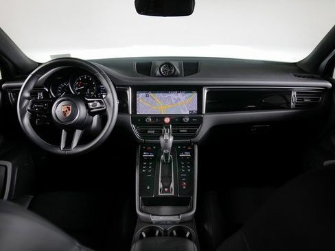 Certified 2026 Porsche Macan AWD/4WD image 12