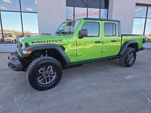 New 2026 Jeep Gladiator Mojave image 3