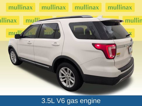 Used 2017 Ford Explorer XLT w/ Equipment Group 201A FWD image 8