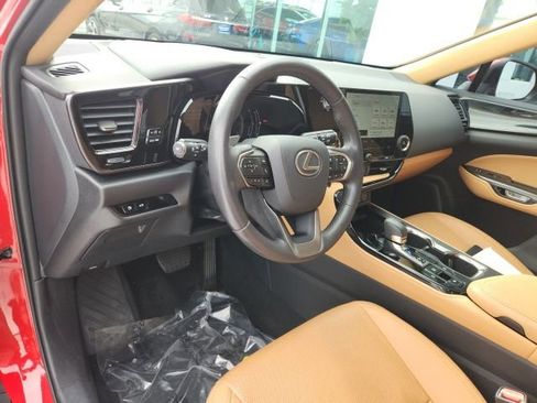 Used 2024 Lexus NX 250 FWD w/ Towing Package (2000 Lbs) image 24