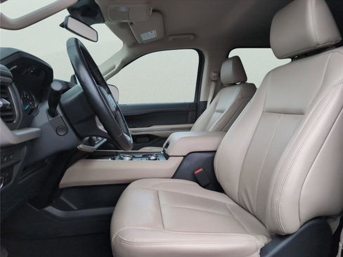 Used 2024 Ford Expedition Max XLT image 17
