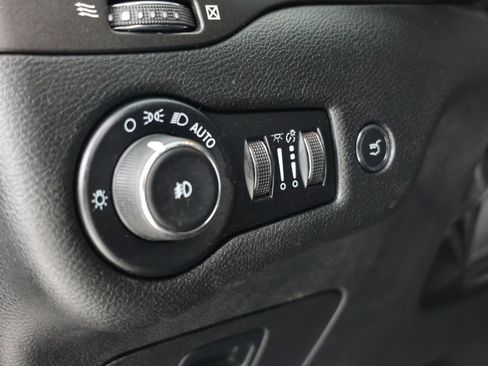 Used 2021 Jeep Cherokee Trailhawk w/ Sun, Sound & Nav Group AWD/4WD image 25