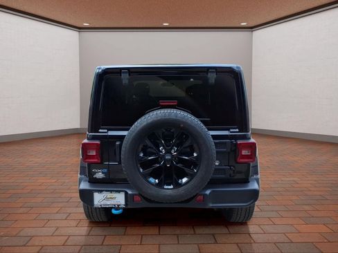 Used 2023 Jeep Wrangler Unlimited Sahara w/ Cold Weather Group AWD/4WD image 6