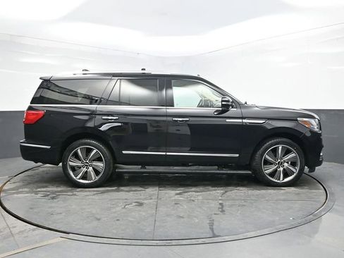 Used 2019 Lincoln Navigator Reserve AWD/4WD image 8