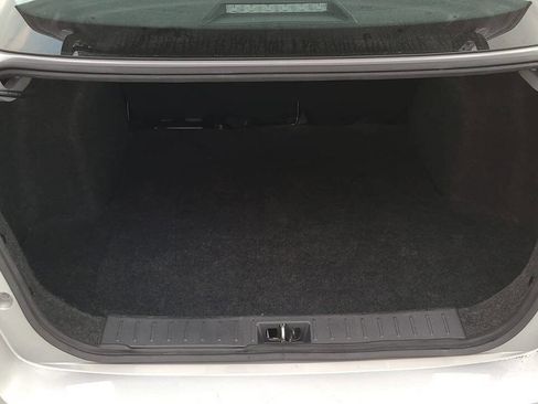 Used 2021 Nissan Versa SV FWD image 6