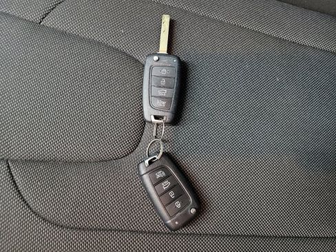 Used 2024 Hyundai Elantra SE FWD image 32