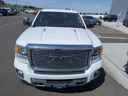 Used 2015 GMC Sierra 2500 Denali w/ Duramax Plus Package AWD/4WD image 6