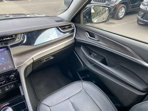 Used 2024 Jeep Grand Cherokee Limited 4xe image 36