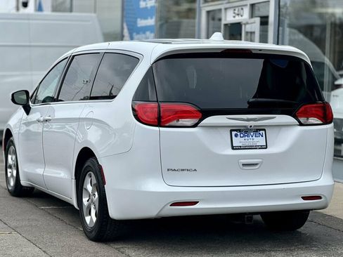 Used 2017 Chrysler Pacifica LX w/ Tire & Wheel Group FWD image 33